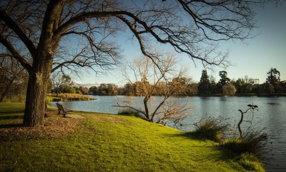 Serpentine Park On View Apartment Bendigo Exterior foto